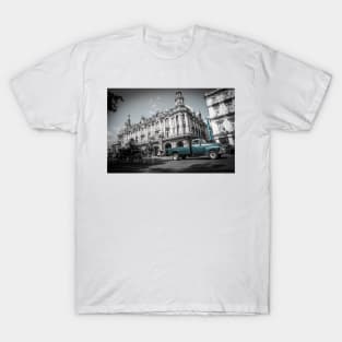 Havana Street Scene, Cuba. T-Shirt